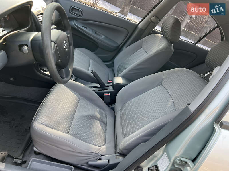 Седан Nissan Almera 2007 в Києві