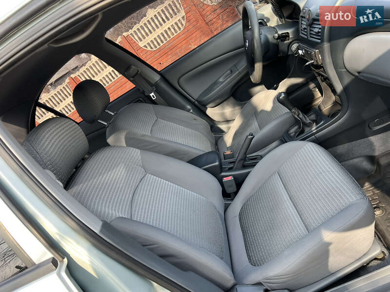 Седан Nissan Almera 2007 в Києві
