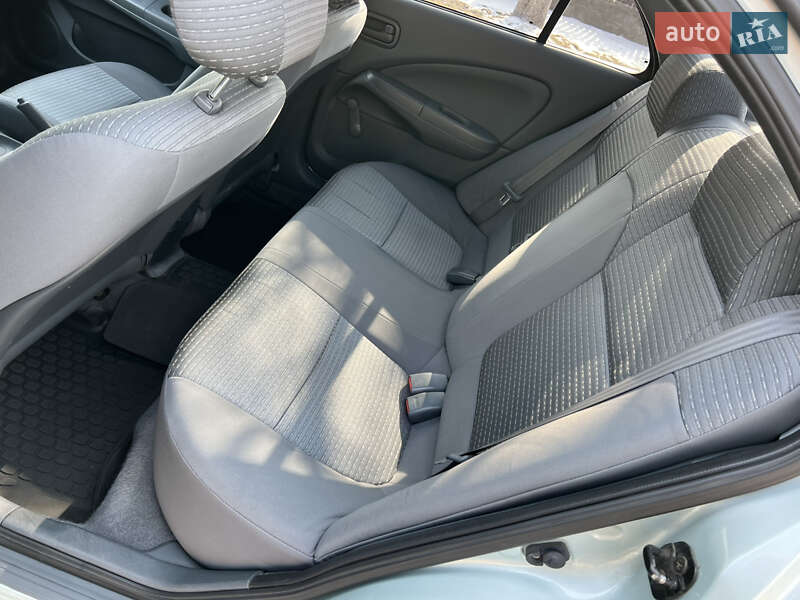 Седан Nissan Almera 2007 в Києві