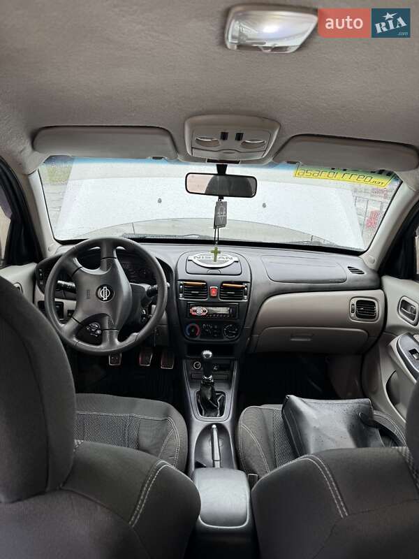 Седан Nissan Almera 2002 в Вінниці