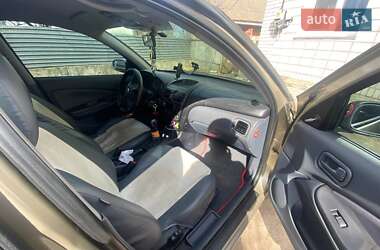 Седан Nissan Almera 2004 в 