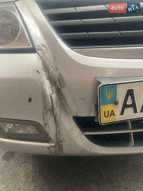 Седан Nissan Almera 2012 в Вишгороді