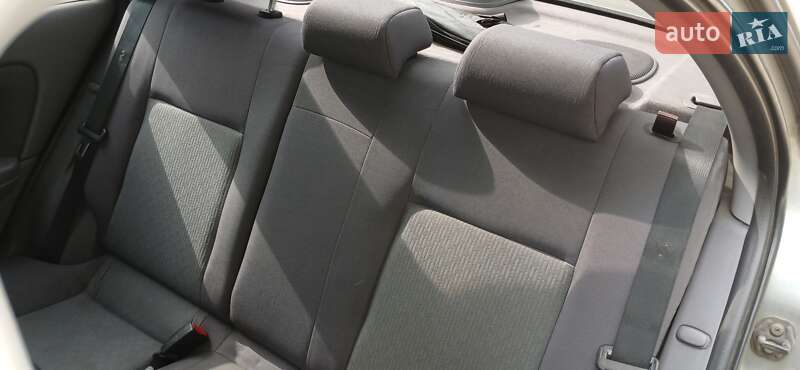 Седан Nissan Almera 2003 в Киеве фото 12 Седан Nissan Almera 2003 в Киеве