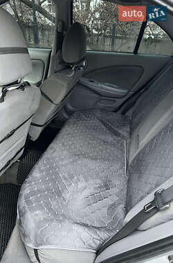 Седан Nissan Almera 2003 в 