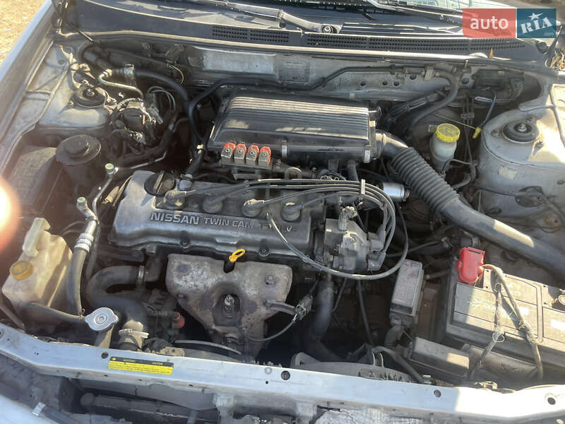 Седан Nissan Almera 1998 в Одессе