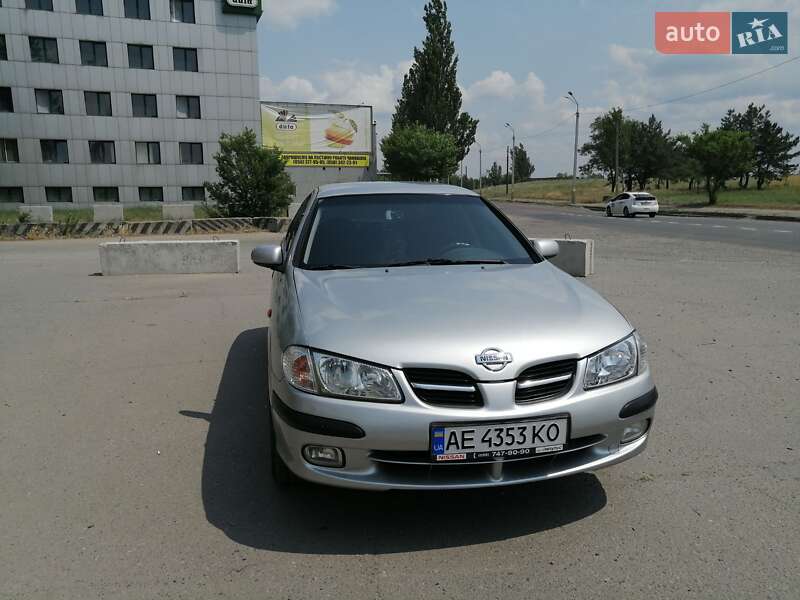Седан Nissan Almera 2001 в Днепре