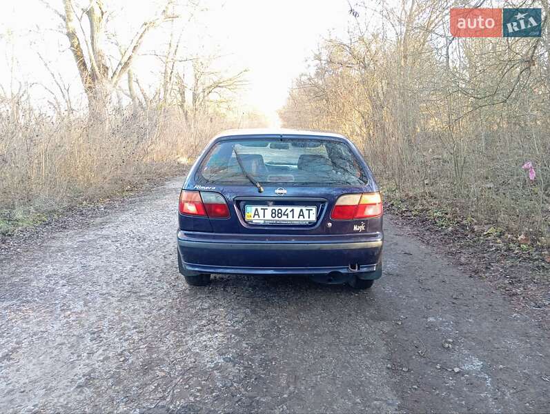 Седан Nissan Almera 1998 в Дубно