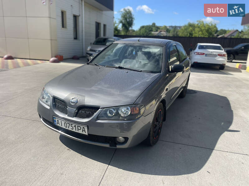 Nissan Almera 2002