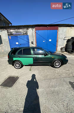 Хетчбек Nissan Almera 1995 в 