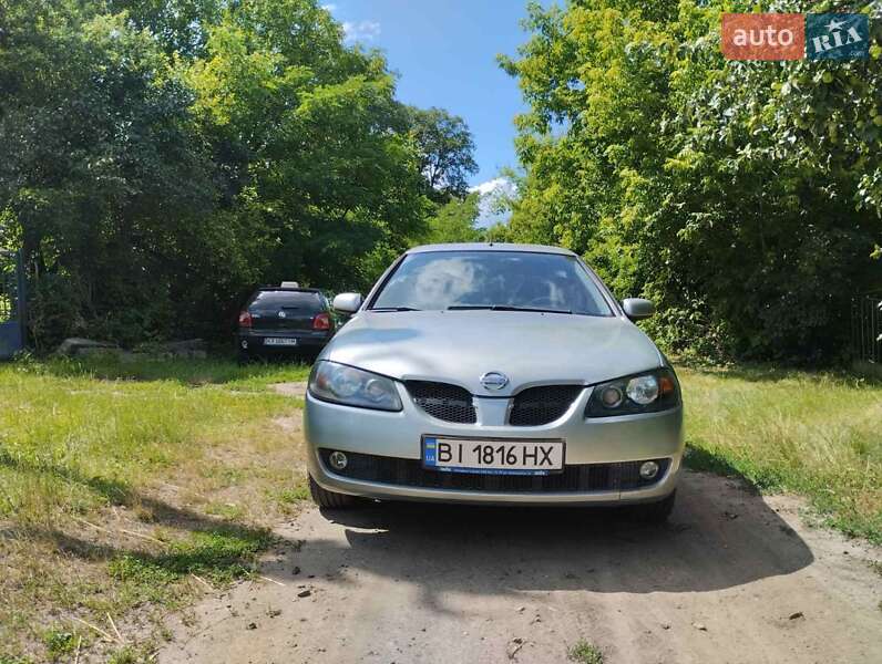 Хэтчбек Nissan Almera 2005 в Умани