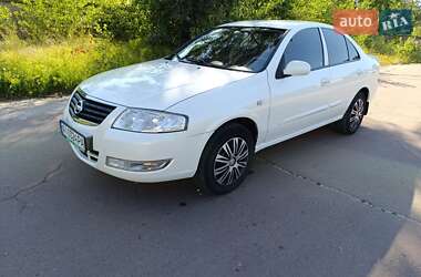 Седан Nissan Almera 2012 в Чернигове