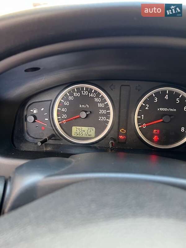 Седан Nissan Almera 2004 в Ивано-Франковске