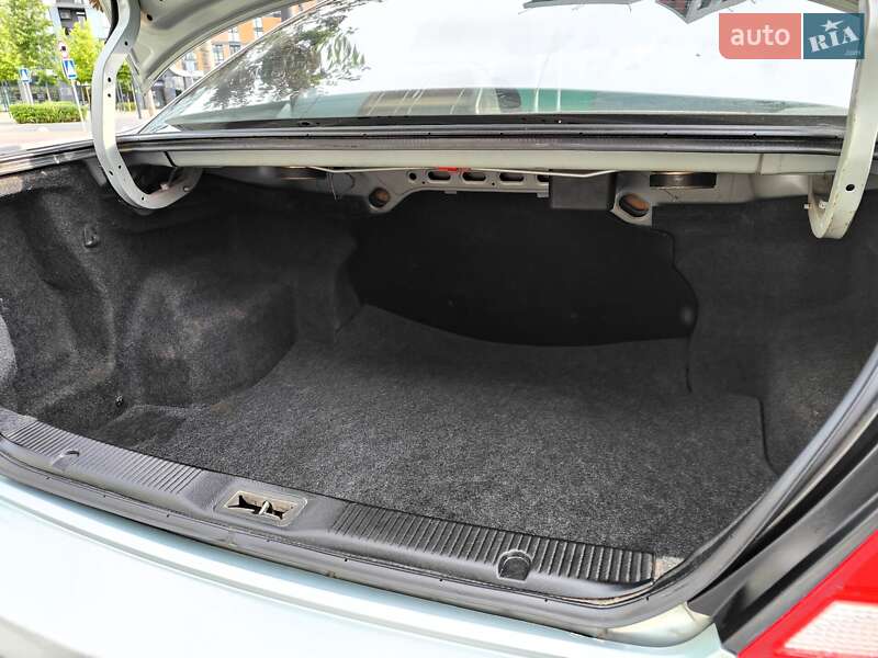 Седан Nissan Almera 2007 в Киеве