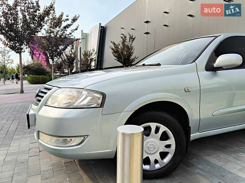 Седан Nissan Almera 2007 в Киеве