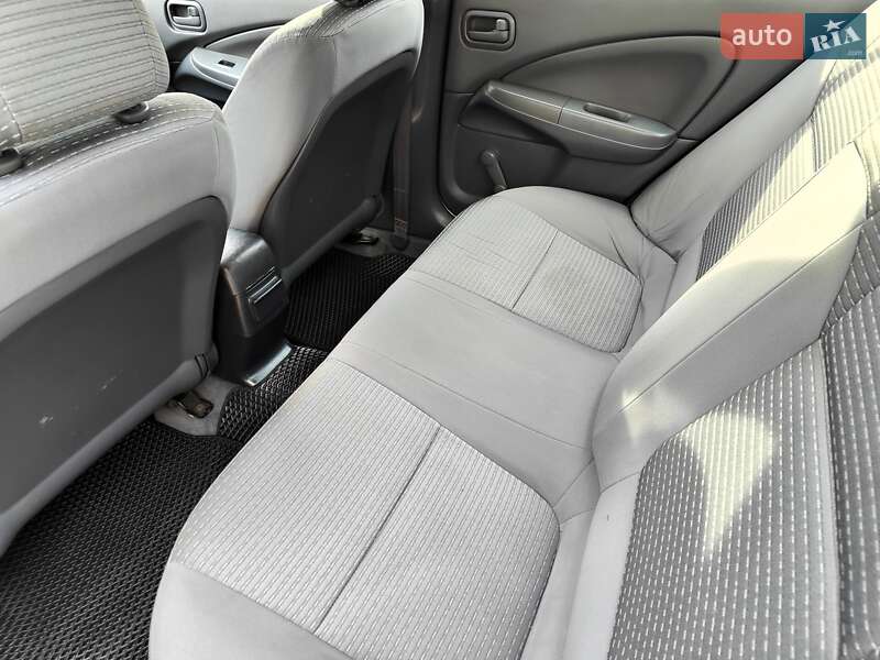 Седан Nissan Almera 2007 в Киеве