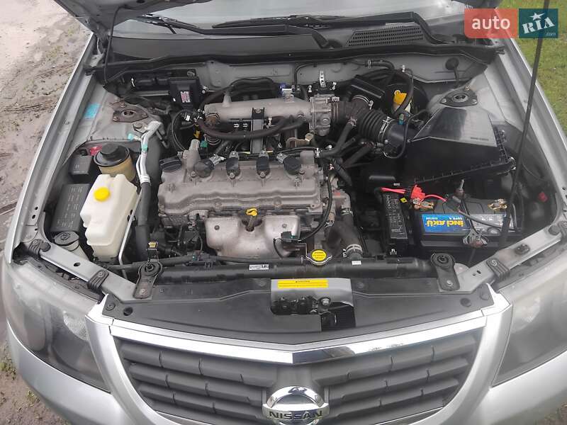 Седан Nissan Almera 2011 в Чернигове
