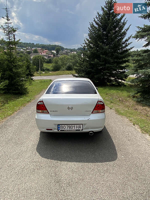 Седан Nissan Almera 2012 в Тернополе