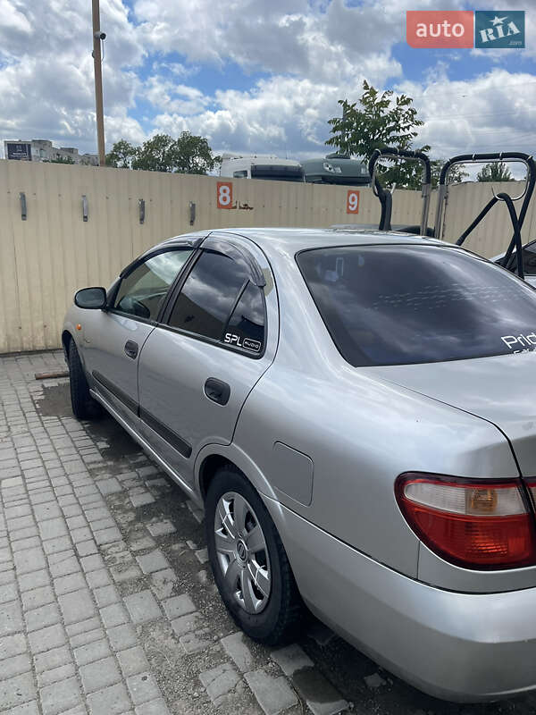 Седан Nissan Almera 2003 в Одессе