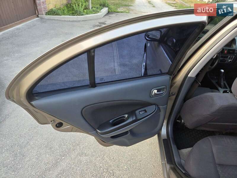 Седан Nissan Almera 2005 в Каменском
