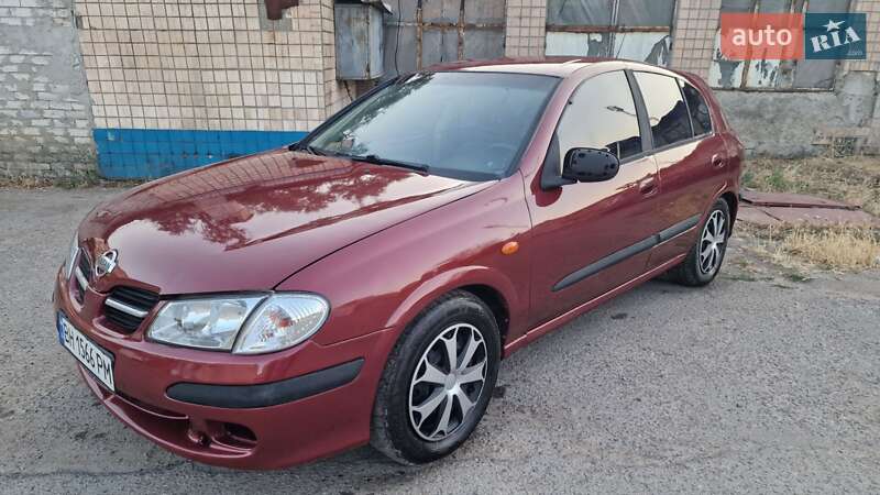 Nissan Almera 2001