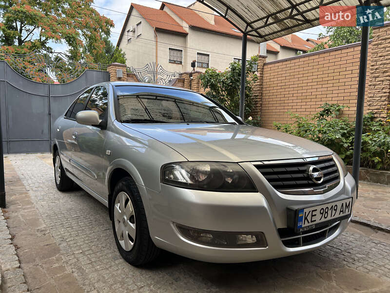 Nissan Almera 2011