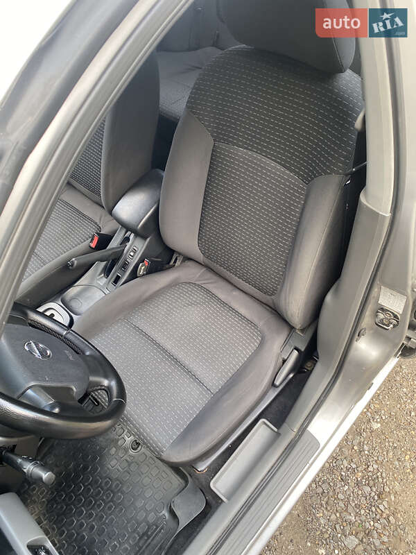 Седан Nissan Almera 2008 в Ужгороді