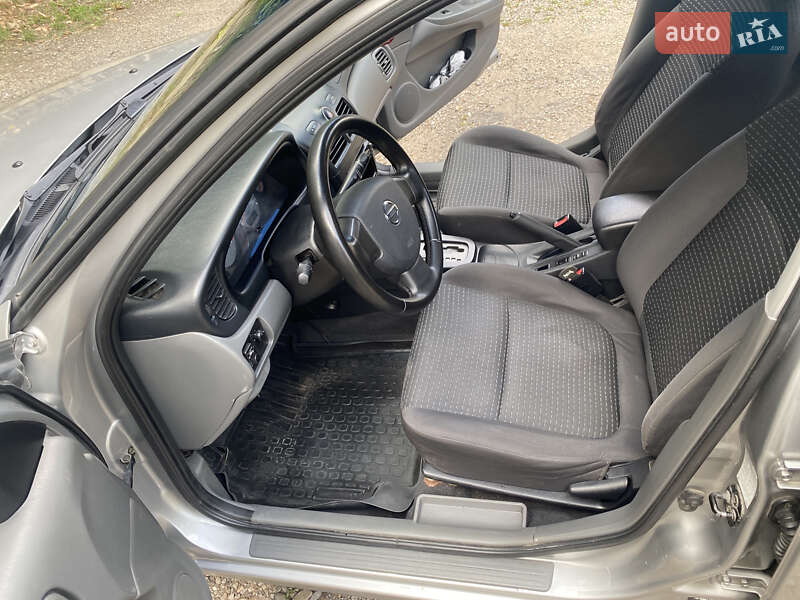 Седан Nissan Almera 2008 в Ужгороді