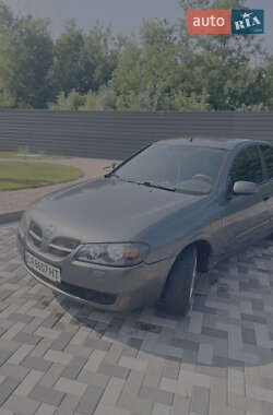 Седан Nissan Almera 2003 в Каневі
