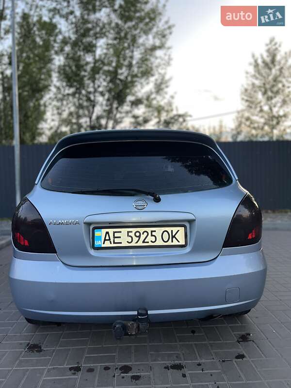 Хэтчбек Nissan Almera 2006 в Днепре
