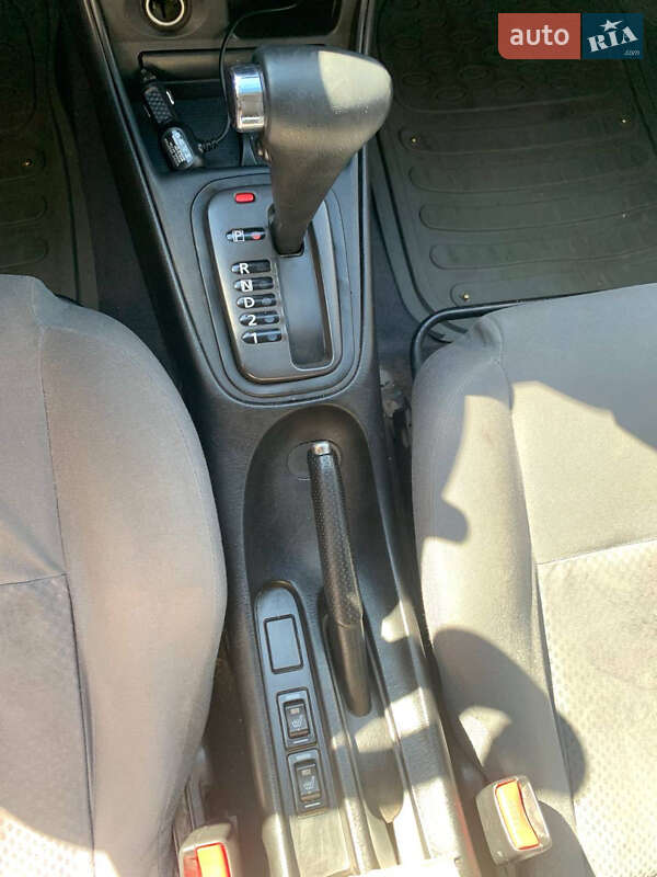 Седан Nissan Almera 2003 в Києві