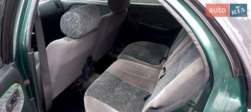 Хэтчбек Nissan Almera 1997 в Ивано-Франковске