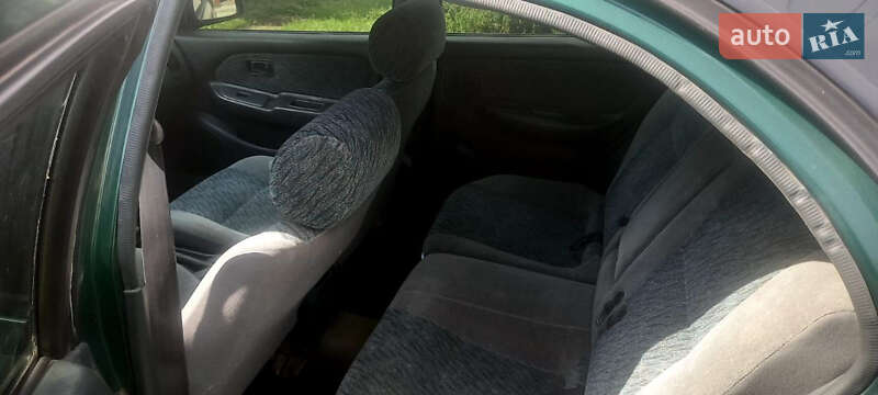 Хэтчбек Nissan Almera 1997 в Ивано-Франковске