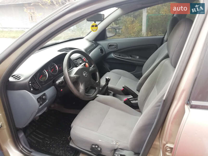 Седан Nissan Almera 2005 в Подільську
