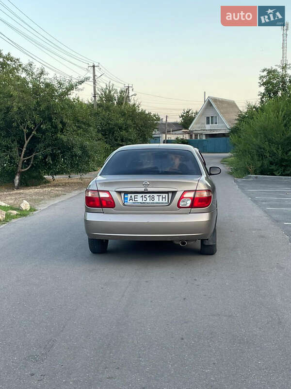 Седан Nissan Almera 2005 в Обухівці