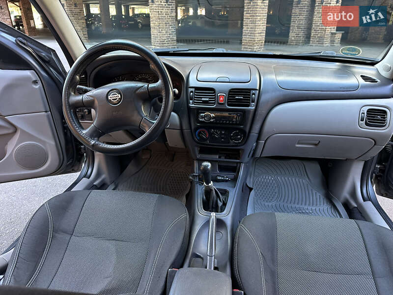 Седан Nissan Almera 2002 в Одесі