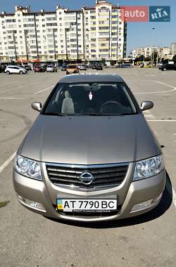 Седан Nissan Almera 2011 в Ивано-Франковске