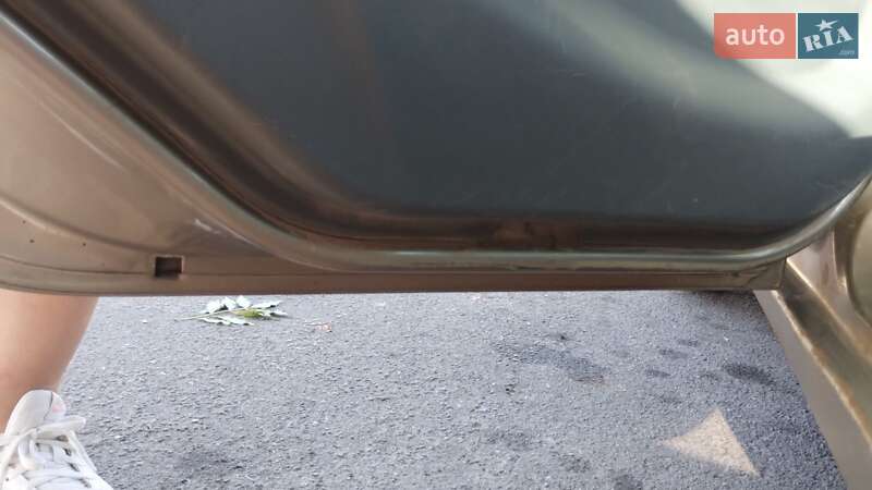 Седан Nissan Almera 2005 в Фастові