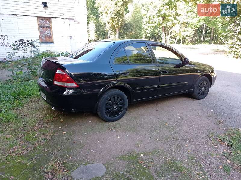 Седан Nissan Almera 2011 в Чернигове