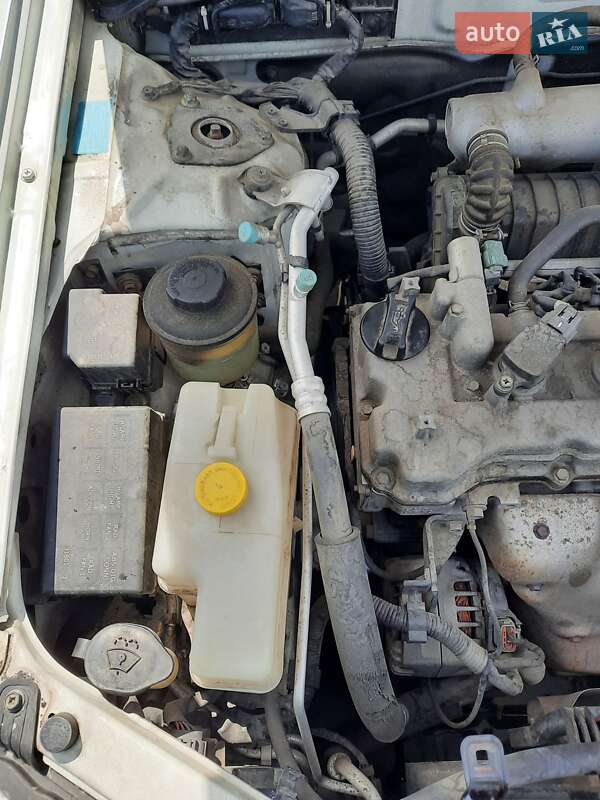 Седан Nissan Almera 2012 в Вараші