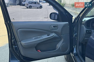 Седан Nissan Almera 2006 в 