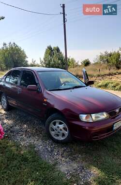 Седан Nissan Almera 1998 в Липовці