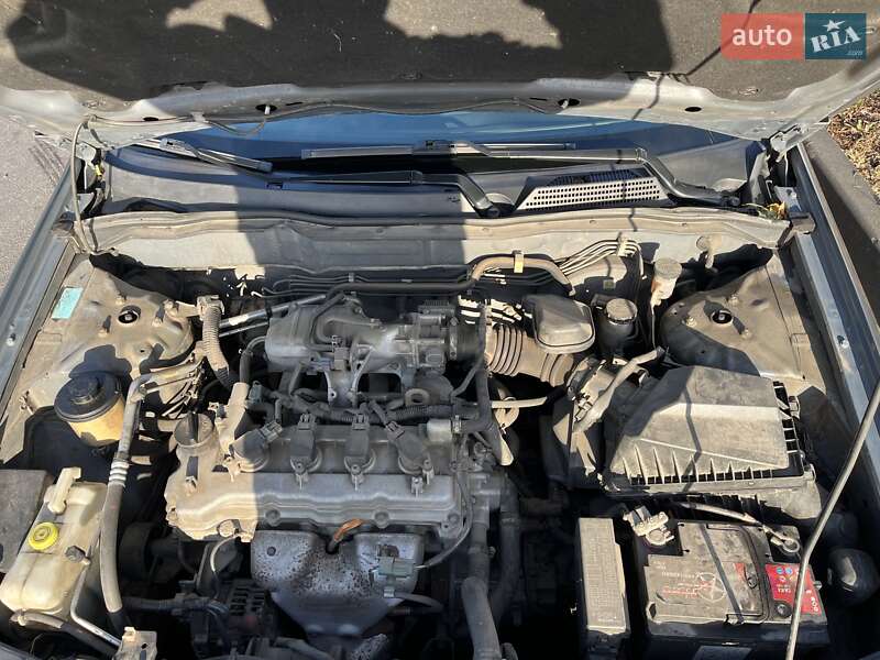 Хэтчбек Nissan Almera 2005 в Киеве