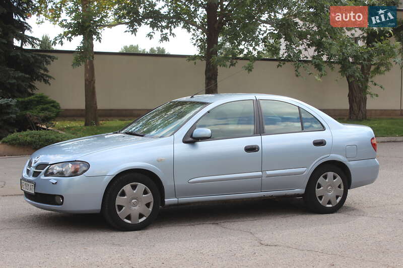 Nissan Almera 2005