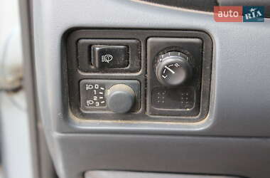 Седан Nissan Almera 2005 в  фото 21 Седан Nissan Almera 2005 в