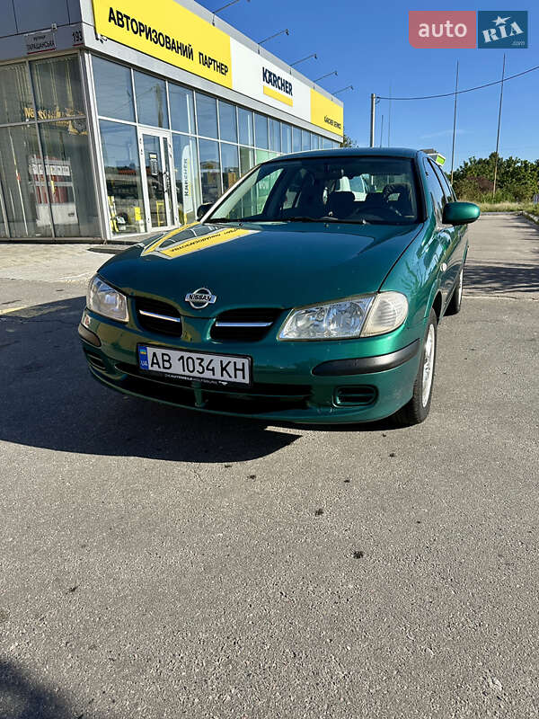 Хетчбек Nissan Almera 2001 в Білій Церкві