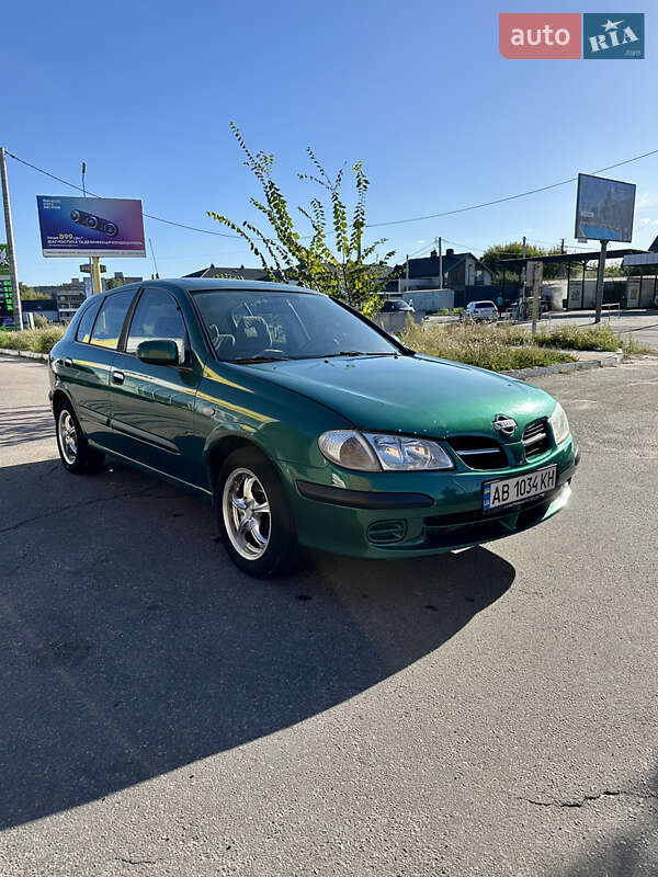 Хетчбек Nissan Almera 2001 в Білій Церкві
