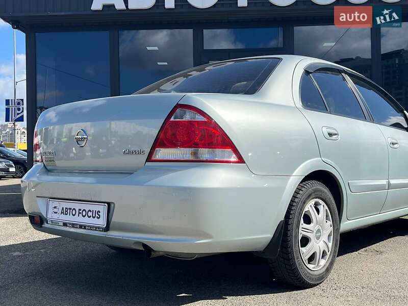 Седан Nissan Almera 2006 в Киеве