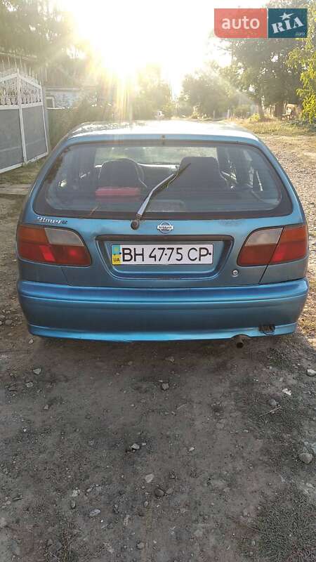Хэтчбек Nissan Almera 1996 в Болграде