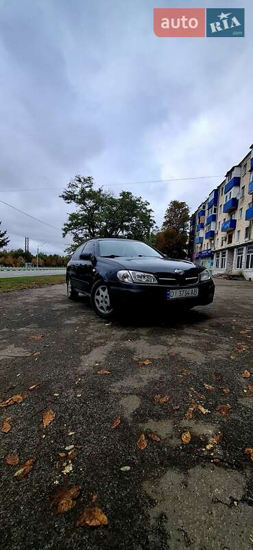 Хэтчбек Nissan Almera 2000 в Харькове