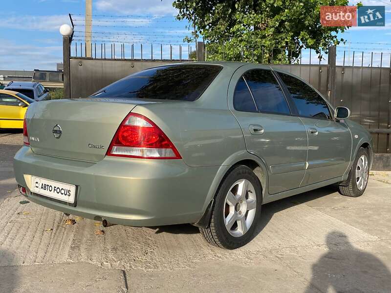 Седан Nissan Almera 2010 в Києві